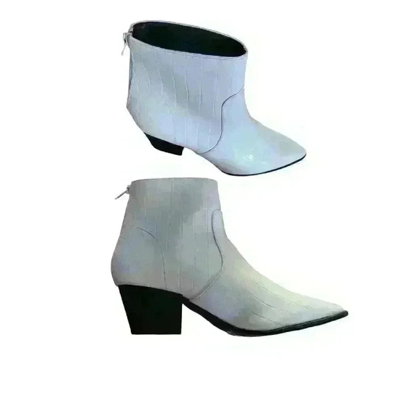 Qupid White Faux Leather Gator Embossed Block Heel Pointed Toe Booties Womens 7. - Picture 3 of 9